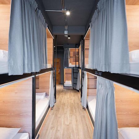 Bunkbed Hostel Makkasan Bagian luar foto
